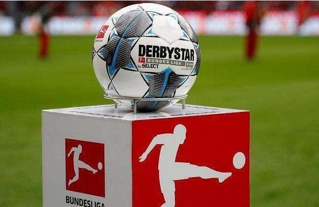  诺伊尔里程碑战，拜仁队长达成德甲三百场成就  