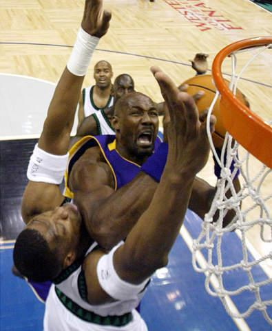  柏林联合铁血防守零封领头羊抢分成功